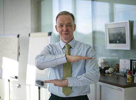 Robin Watson, CEO 首席执行官罗宾·沃森