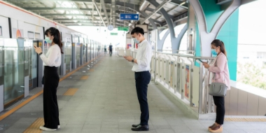 人们排队,社交距离
