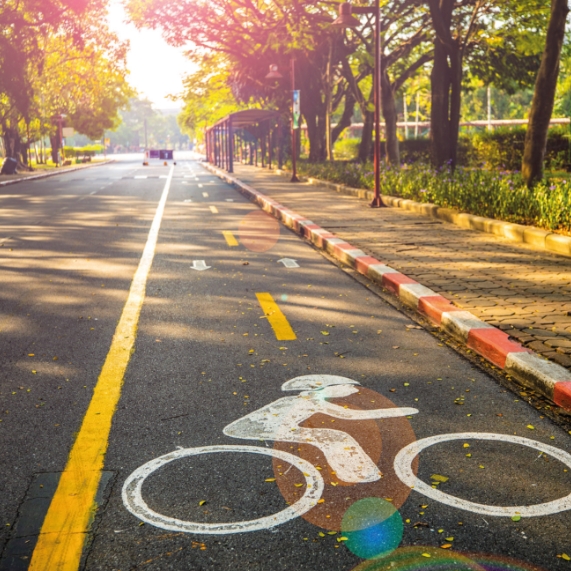 自行车安全道路上画